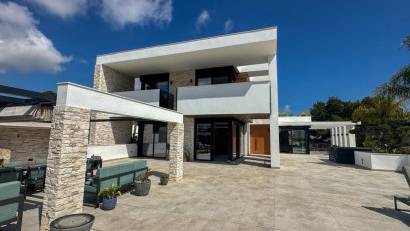 Återförsäljning - Villa -
Villamartin - Villamartín