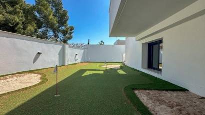 Återförsäljning - Villa -
Villamartin - Villamartín