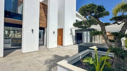 Återförsäljning - Villa -
Villamartin - Villamartín