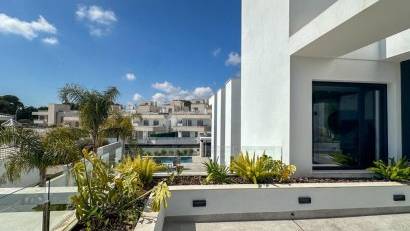 Återförsäljning - Villa -
Villamartin - Villamartín