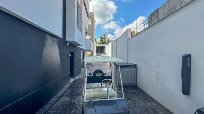 Återförsäljning - Villa -
Villamartin - Villamartín