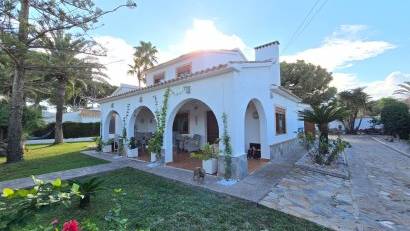 Reventa - Villa * -
Orihuela Costa * - Cabo Roig *