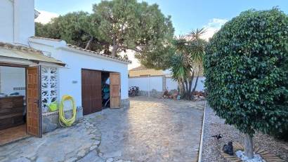 Reventa - Villa * -
Orihuela Costa * - Cabo Roig *