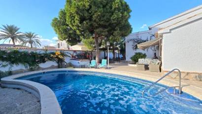 Reventa - Villa * -
Orihuela Costa * - Cabo Roig *