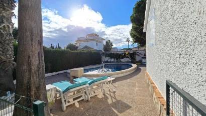 Reventa - Villa * -
Orihuela Costa * - Cabo Roig *