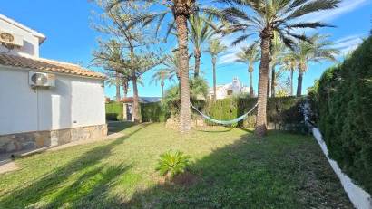 Reventa - Villa * -
Orihuela Costa * - Cabo Roig *