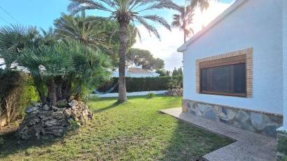 Reventa - Villa * -
Orihuela Costa * - Cabo Roig *