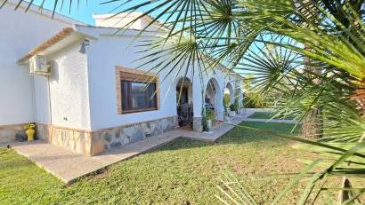 Reventa - Villa * -
Orihuela Costa * - Cabo Roig *