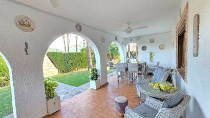 Reventa - Villa * -
Orihuela Costa * - Cabo Roig *