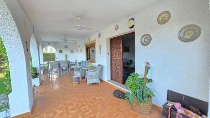 Reventa - Villa * -
Orihuela Costa * - Cabo Roig *