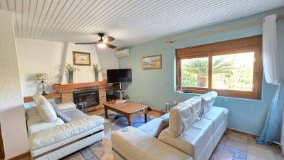 Reventa - Villa * -
Orihuela Costa * - Cabo Roig *