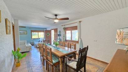 Reventa - Villa * -
Orihuela Costa * - Cabo Roig *