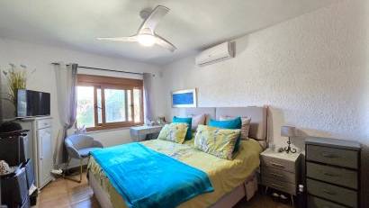 Reventa - Villa * -
Orihuela Costa * - Cabo Roig *