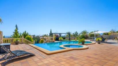 Resale - Finca -
Crevillente