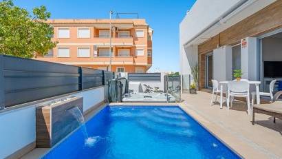 Resale - Townhouse -
Formentera del Segura