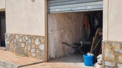 Reventa - Finca -
Hondón de las Nieves