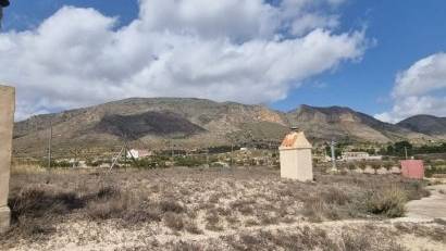 Reventa - Finca -
Hondón de las Nieves