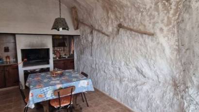 Reventa - Finca -
Hondón de las Nieves