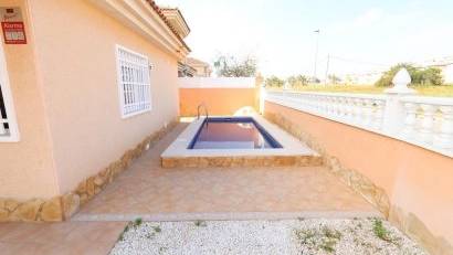 Reventa - Villa -
Torrevieja - Los Balcones