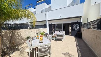 Reventa - Townhouse * -
Ciudad Quesada * - Doña Pepa *