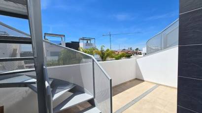 Reventa - Townhouse * -
Ciudad Quesada * - Doña Pepa *