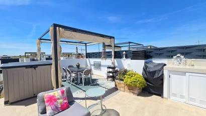 Reventa - Townhouse * -
Ciudad Quesada * - Doña Pepa *