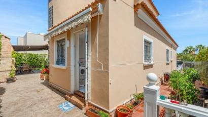 Reventa - Villa -
Torrevieja - La Mata