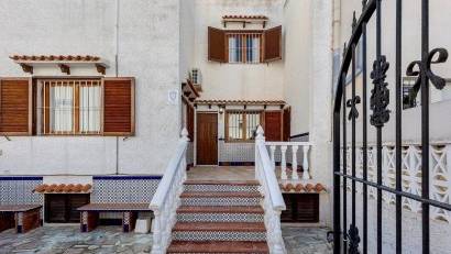 Återförsäljning - Radhus -
Torrevieja - Calas blanca