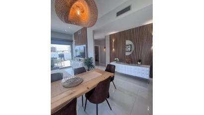 Reventa - Villa -
Villamartin - PAU 8