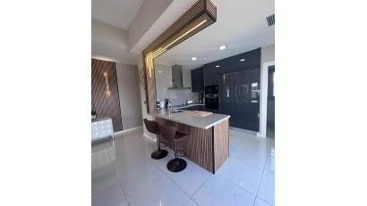 Reventa - Villa -
Villamartin - PAU 8