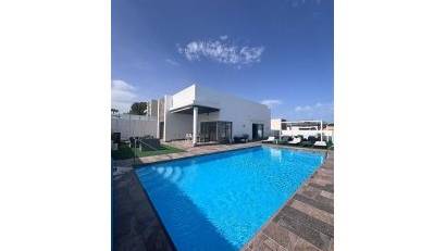 Reventa - Villa -
Villamartin - PAU 8