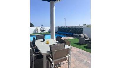 Reventa - Villa -
Villamartin - PAU 8