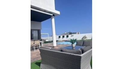 Reventa - Villa -
Villamartin - PAU 8