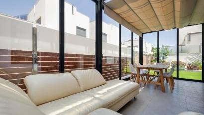 Resale - Villa -
Torrevieja