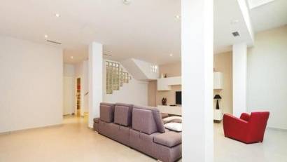 Resale - Villa -
Torrevieja