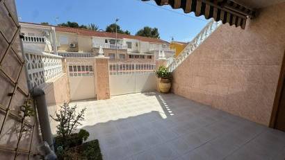 Resale - Bungalow -
Torrevieja - Playa de los Naufragos
