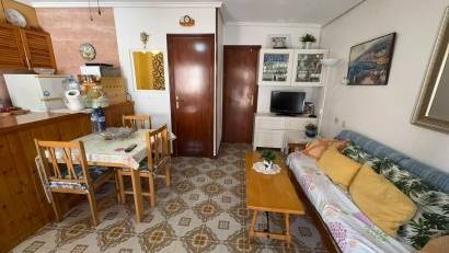 Resale - Bungalow -
Torrevieja - Playa de los Naufragos