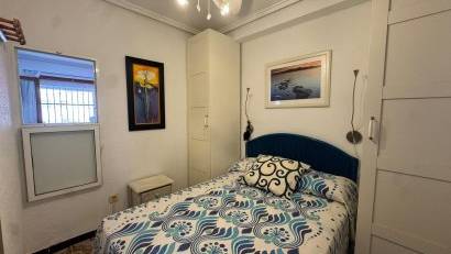 Resale - Bungalow -
Torrevieja - Playa de los Naufragos