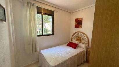 Resale - Bungalow -
Torrevieja - Playa de los Naufragos