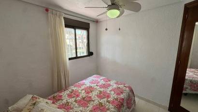 Resale - Bungalow -
Torrevieja - Playa de los Naufragos
