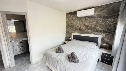 Resale - Villa -
Villamartin - Villamartín