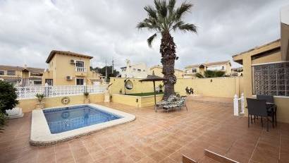 Resale - Villa -
Villamartin - Villamartín
