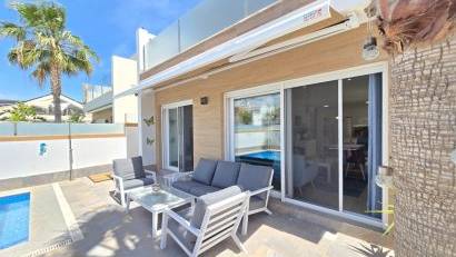 Resale - Villa * -
Pilar de la Horadada *
