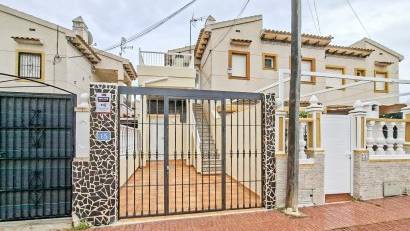 Resale - Bungalow -
Orihuela Costa