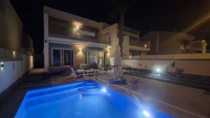 Resale - Villa * -
Pilar de la Horadada *