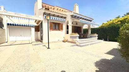 Återförsäljning - Villa -
Orihuela Costa - La Zenia