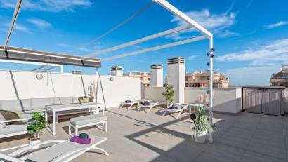 Återförsäljning - Apartment -
Orihuela Costa - Villamartín