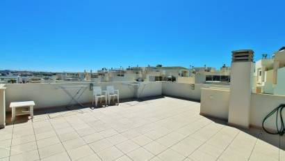 Återförsäljning - Villa -
Villamartin - Villamartín