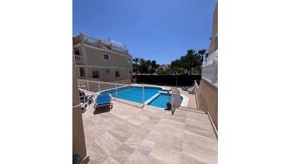 Återförsäljning - Radhus -
Villamartin - Costa Blanca