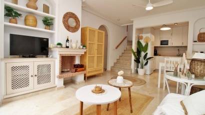 Återförsäljning - Radhus -
Villamartin - PAU 8